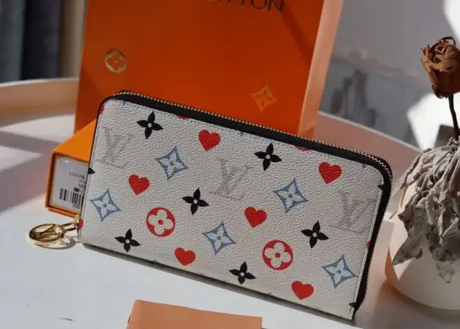 LV Wallets 4192F-0056