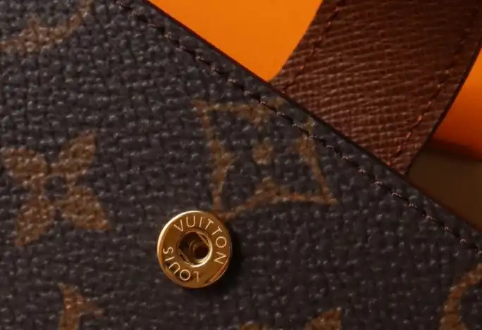 LV Wallets 4192F-0058