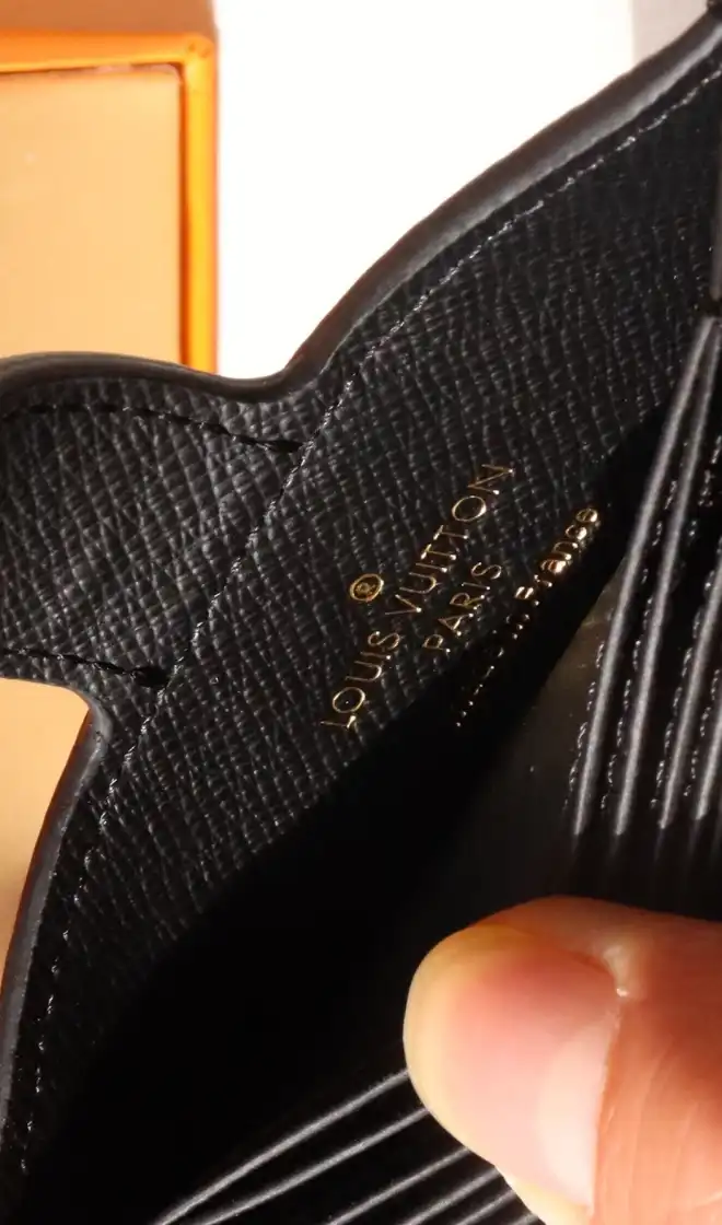 LV Wallets 4192F-0060