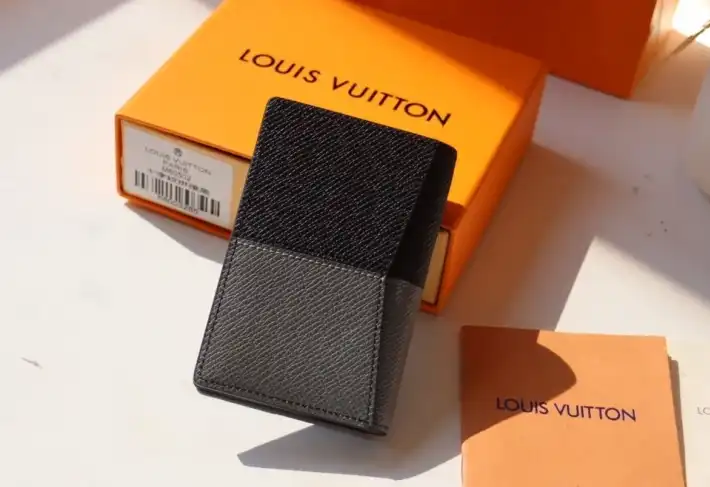 LV Wallets 4192F-0065
