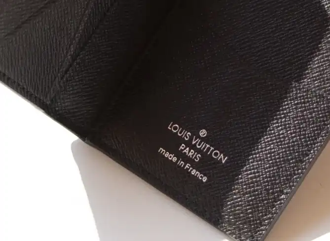 LV Wallets 4192F-0065