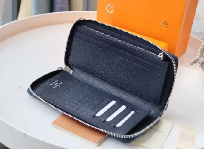 LV Wallets 4192F-0067
