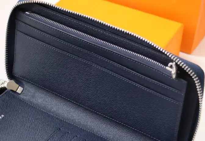 LV Wallets 4192F-0067