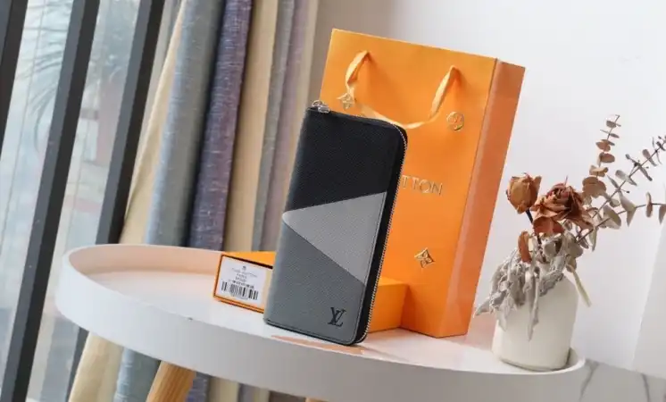 LV Wallets 4192F-0068