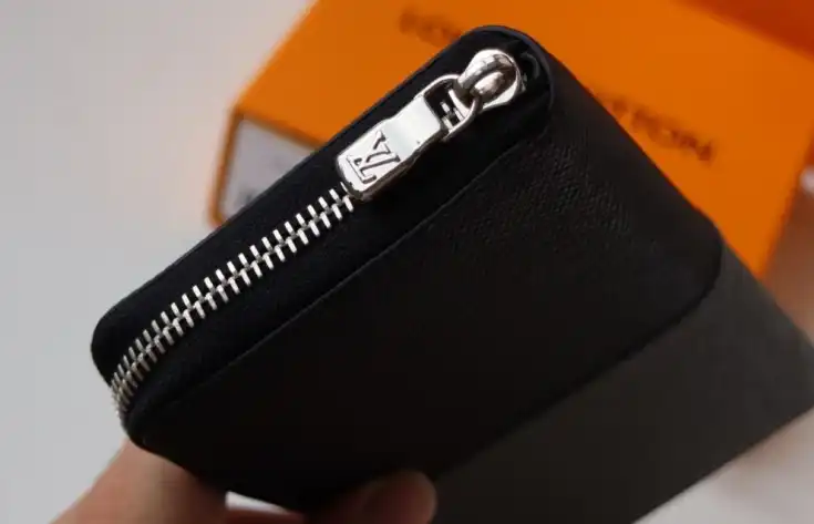 LV Wallets 4192F-0068