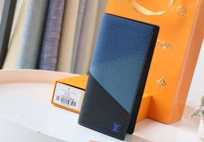 LV Wallets 4192F-0069