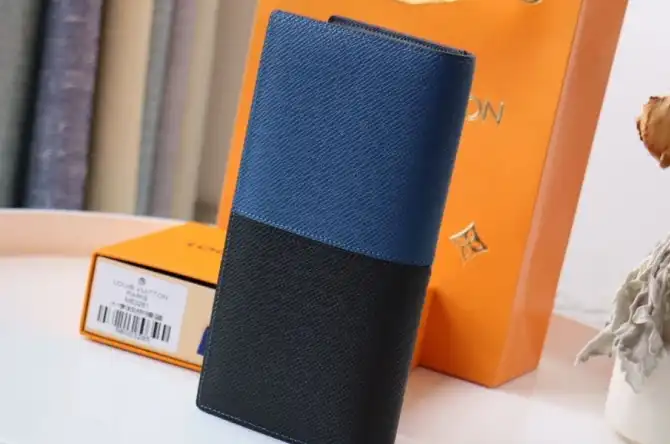 LV Wallets 4192F-0069