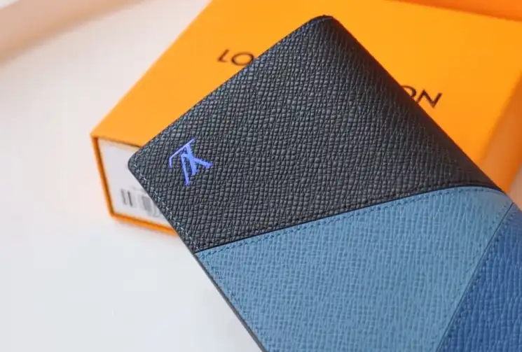 LV Wallets 4192F-0069