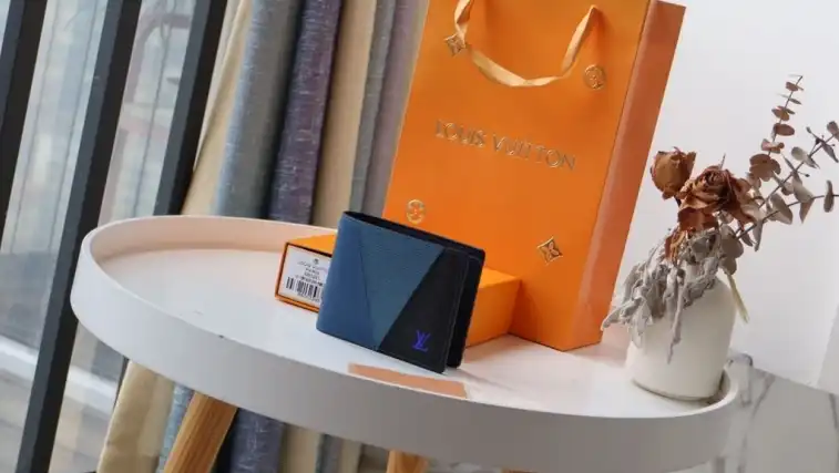 LV Wallets 4192F-0071