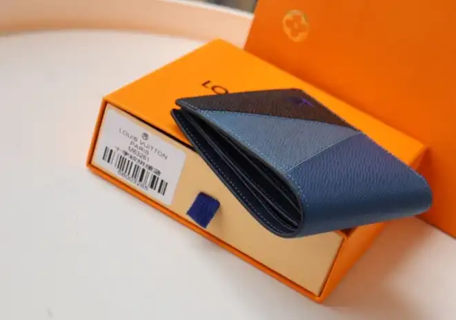 LV Wallets 4192F-0071