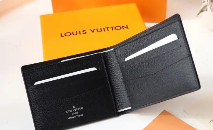LV Wallets 4192F-0072