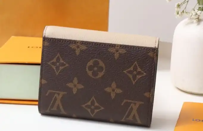 LV Wallets 4192F-0121
