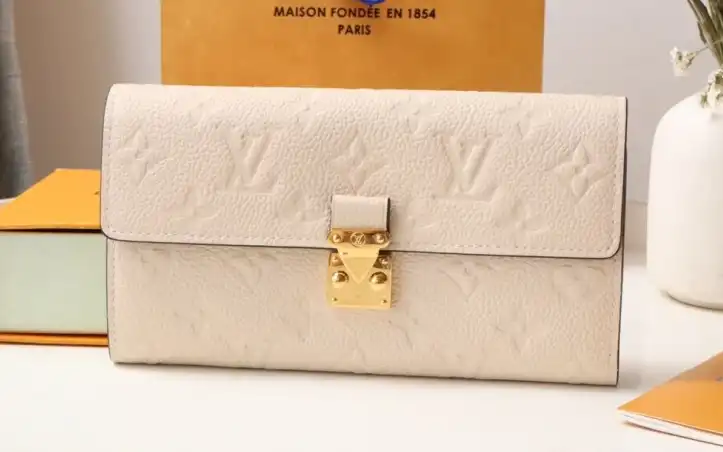 LV Wallets 4192F-0129