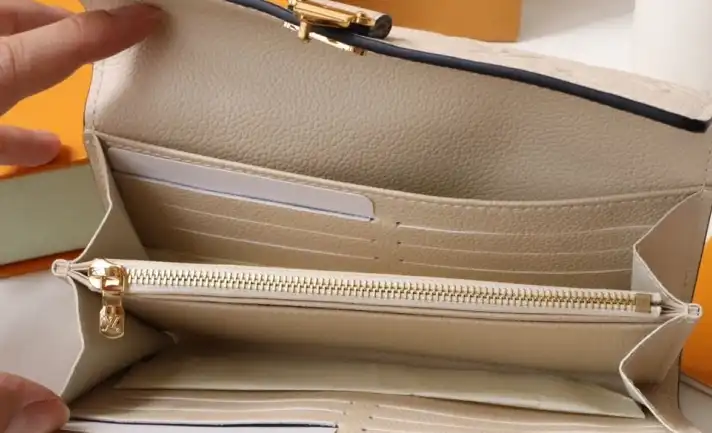 LV Wallets 4192F-0129