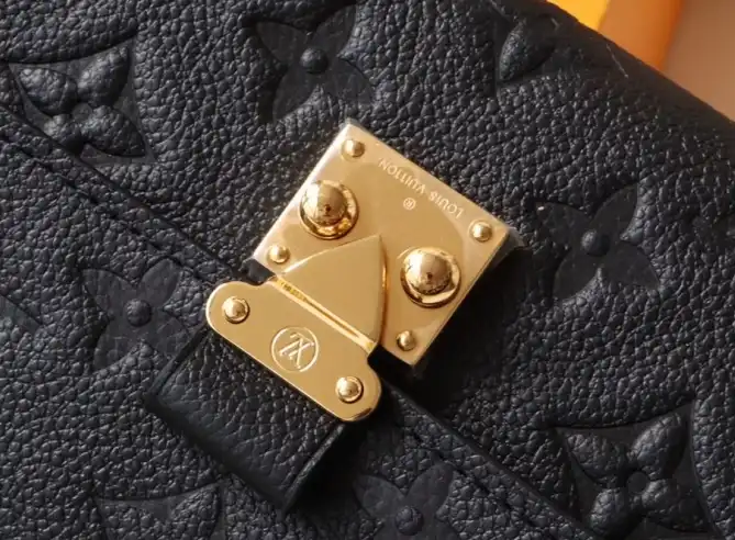 LV Wallets 4192F-0152