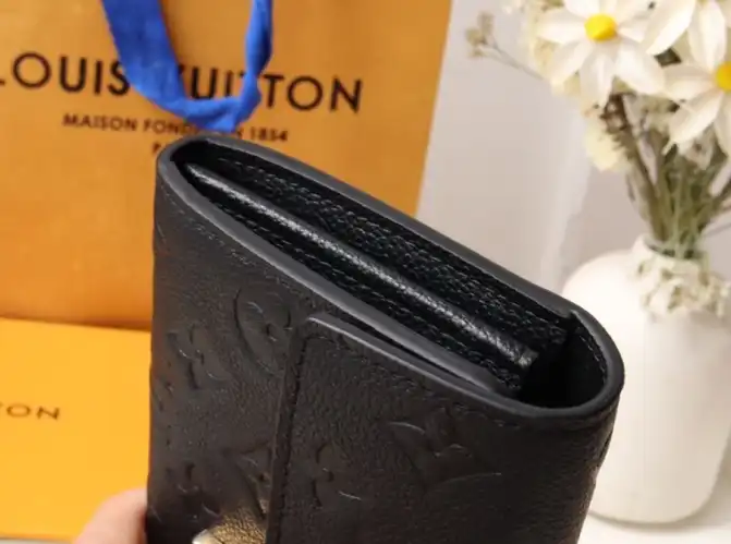 LV Wallets 4192F-0152