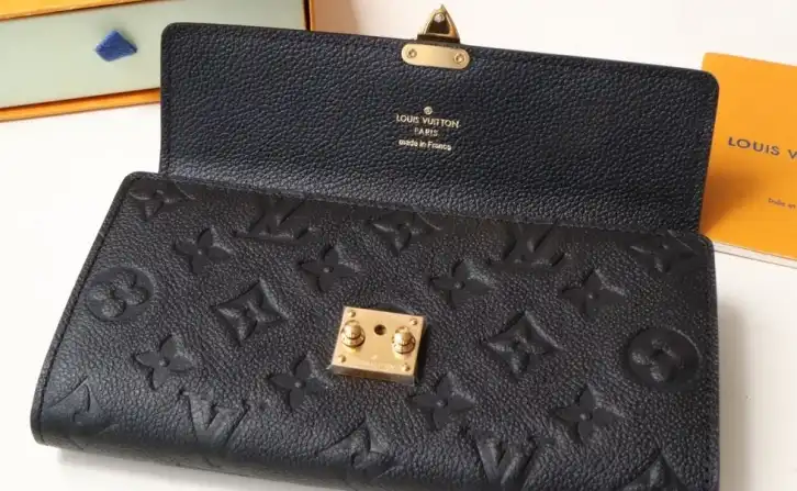 LV Wallets 4192F-0152