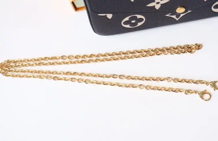 LV Wallets 4192F-0197