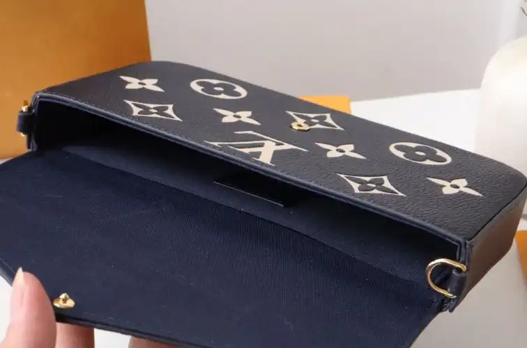 LV Wallets 4192F-0197