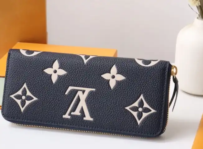 LV Wallets 4192F-0200