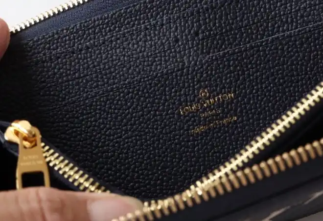 LV Wallets 4192F-0200