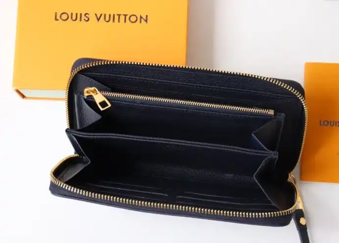 LV Wallets 4192F-0201