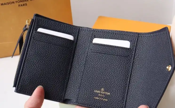 LV Wallets 4192F-0202