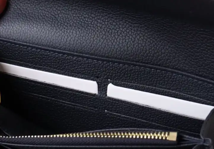 LV Wallets 4192F-0203