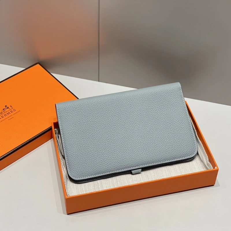 Hermes Wallets 4197-0696