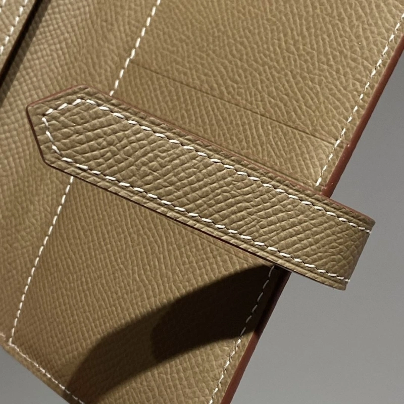 Hermes Wallets 4197-0704