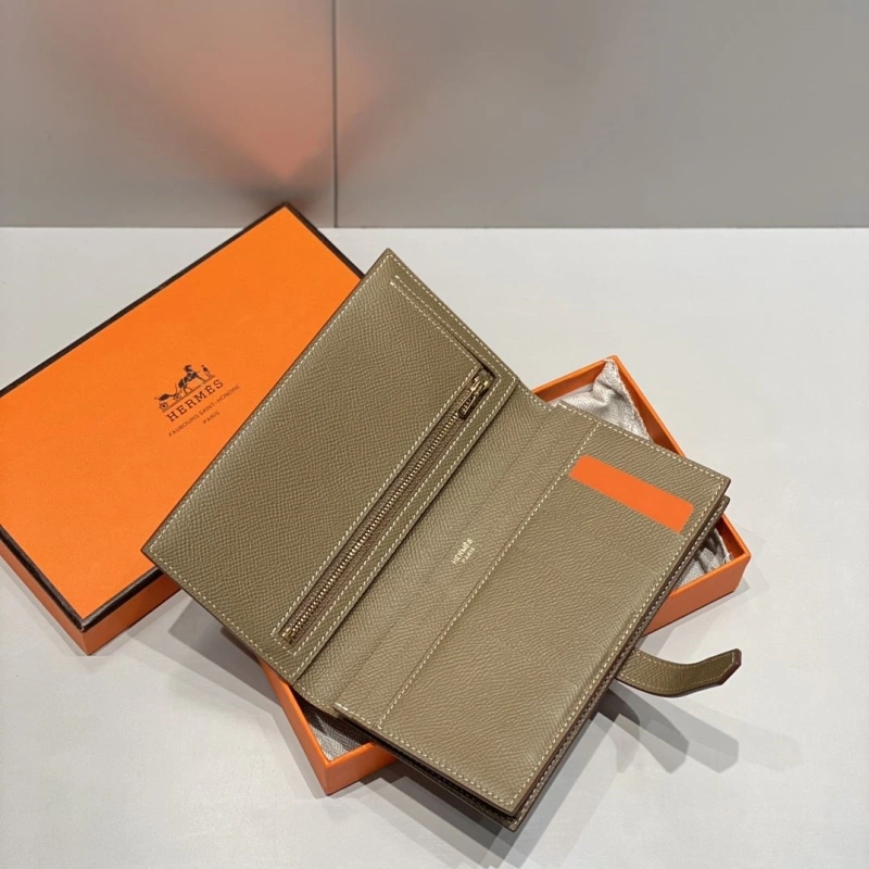 Hermes Wallets 4197-0715