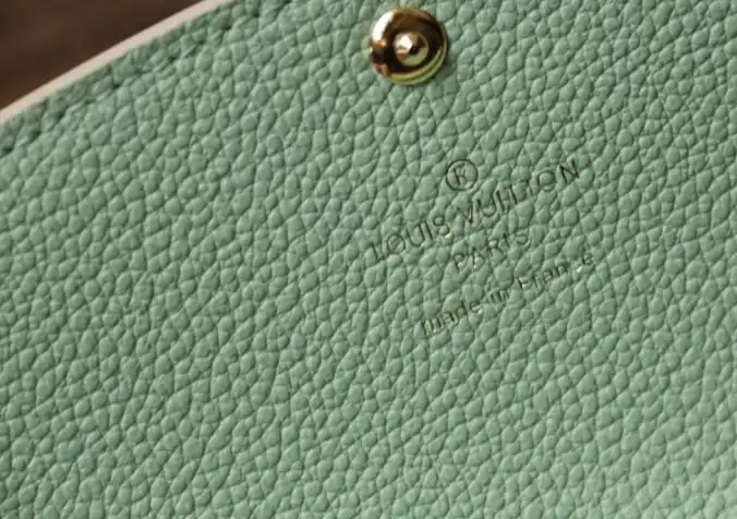 LV Wallets 4206A-0099