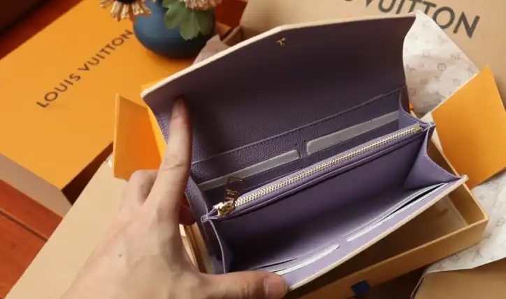 LV Wallets 4206A-0103