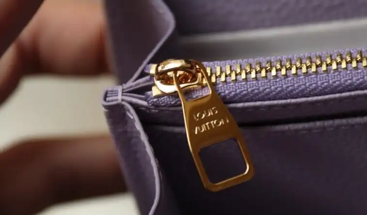 LV Wallets 4206A-0103