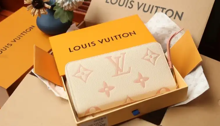 LV Wallets 4206A-0106