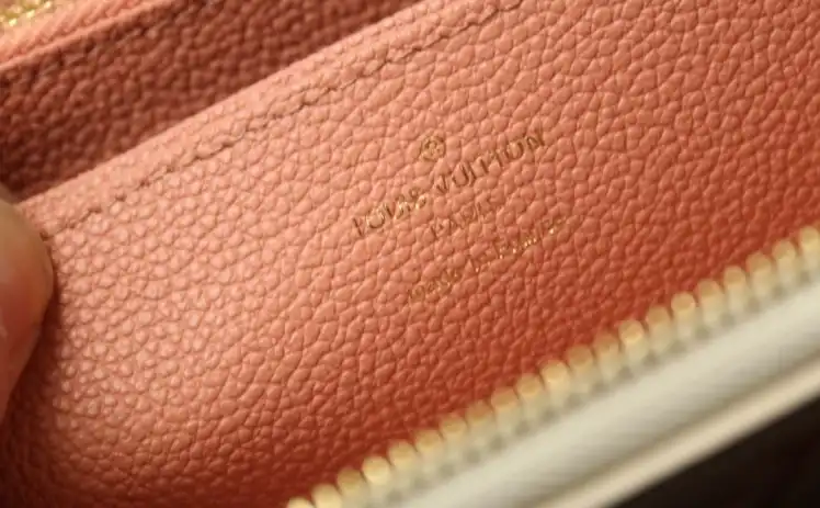 LV Wallets 4206A-0106