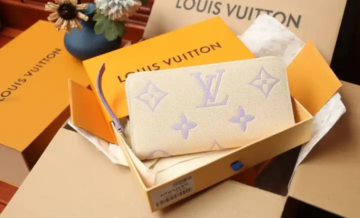 LV Wallets 4206A-0109