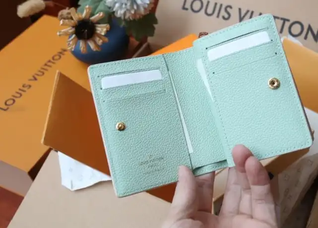 LV Wallets 4206A-0110