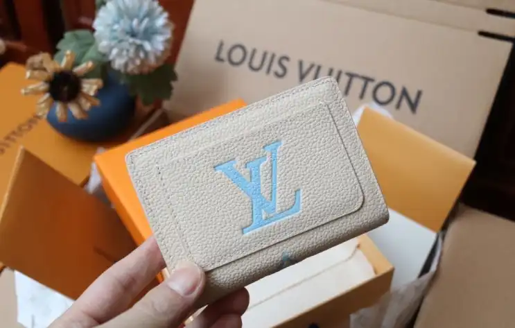LV Wallets 4206A-0113