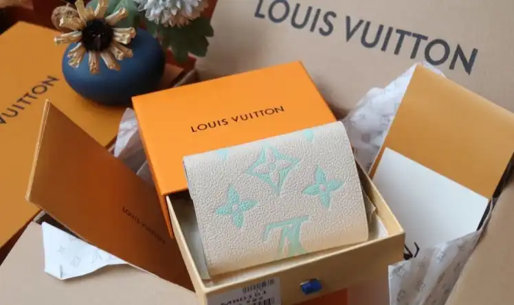 LV Wallets 4206A-0114