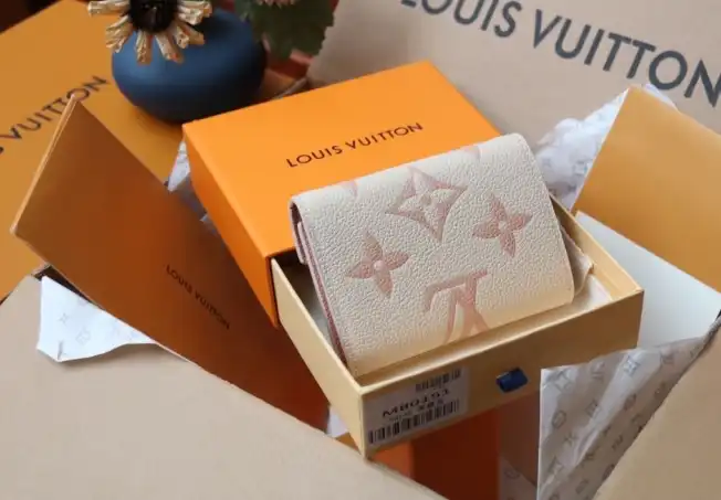 LV Wallets 4206A-0116