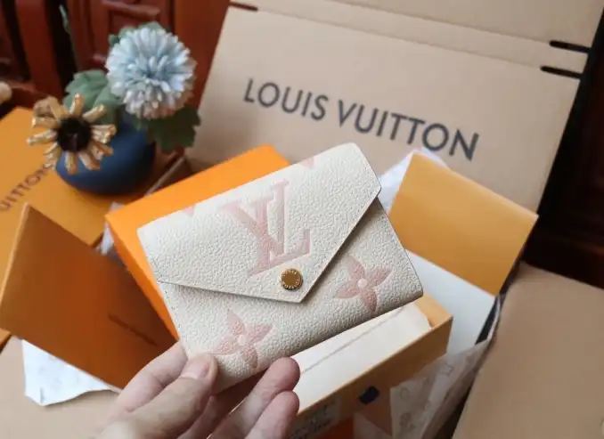 LV Wallets 4206A-0116