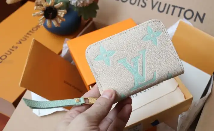 LV Wallets 4206A-0118