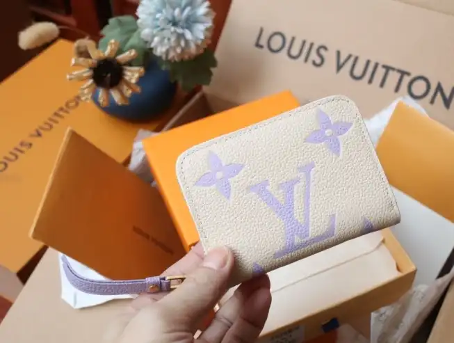 LV Wallets 4206A-0119