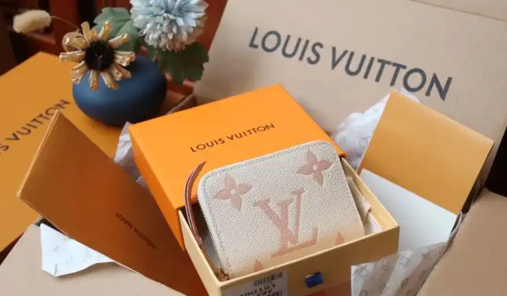 LV Wallets 4206A-0120