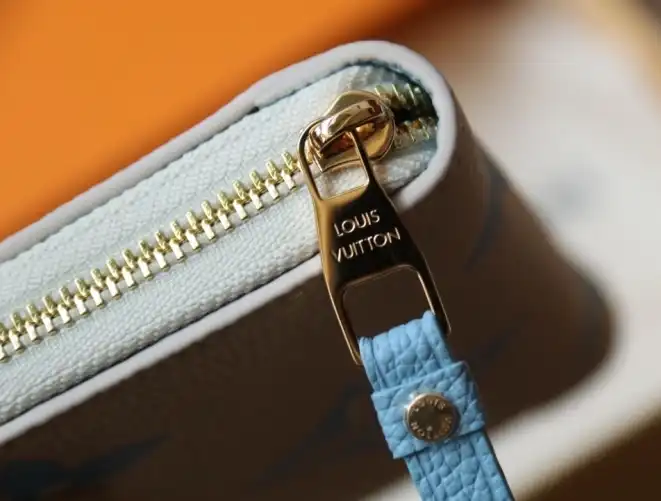 LV Wallets 4206A-0121