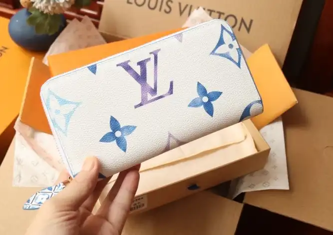 LV Wallets 4206A-0801