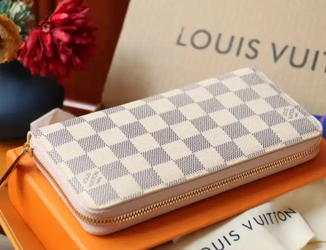 LV Wallets 4206A-0881