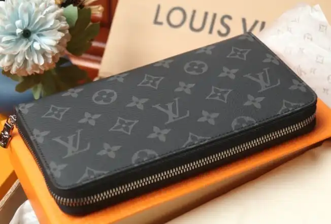 LV Wallets 4206A-0882