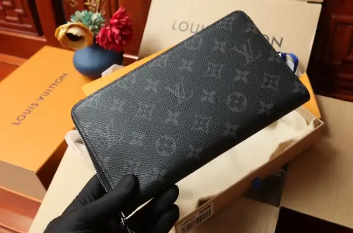 LV Wallets 4206A-0886